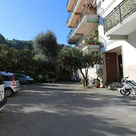 Sunny Flat * Sorrento