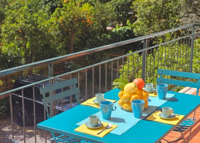 Sunny Flat * Sorrento