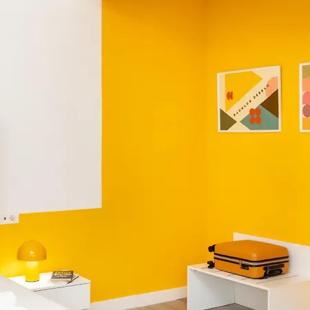 Sunny Flat