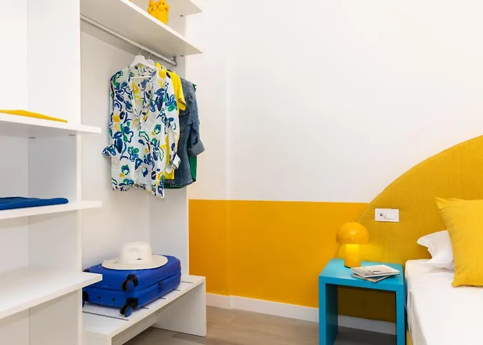 Sunny Flat سورينتو